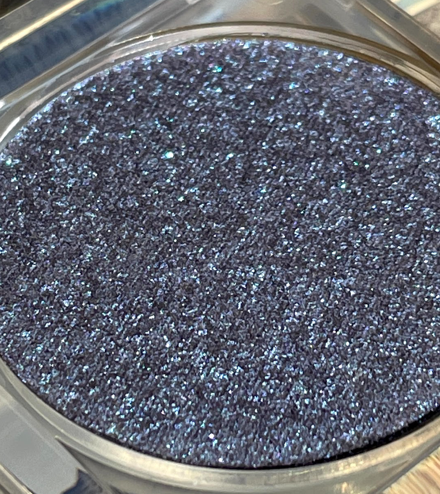 TREASON SEASON Violet blue duo chrome eyeshadow with pink sparkles